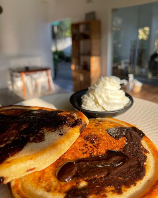 Today’s Good Mood is Sponsored by Woodberry Cafe’s Pancakes ? 

Chocolate Chunk Pancakes ? 

Single TZS 10,000
Short Stack (2) T