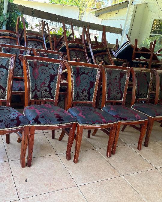 Deliveries.. 50 chairs left
.

Dining chairs.. Perfect for restaurants or home use.. 80 chairs available.. Imported… 65,000 each