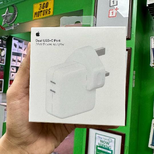 Original Apple USB C Dual Port fast charger available now 200,000/- Tzs

Call/WhatsApp:
0682497344 0682497415