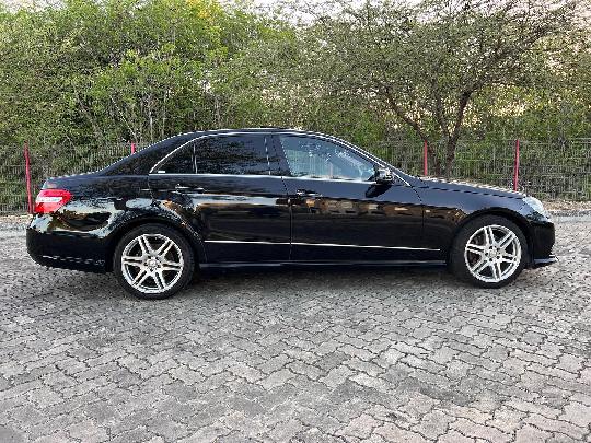 Price/Bei:45M

Mercedes-Benz
E Class AMG Body Version
Sport Package
Year: 2011
Engine Capacity:3490Cc
Petrol Engine
7G: tronic g