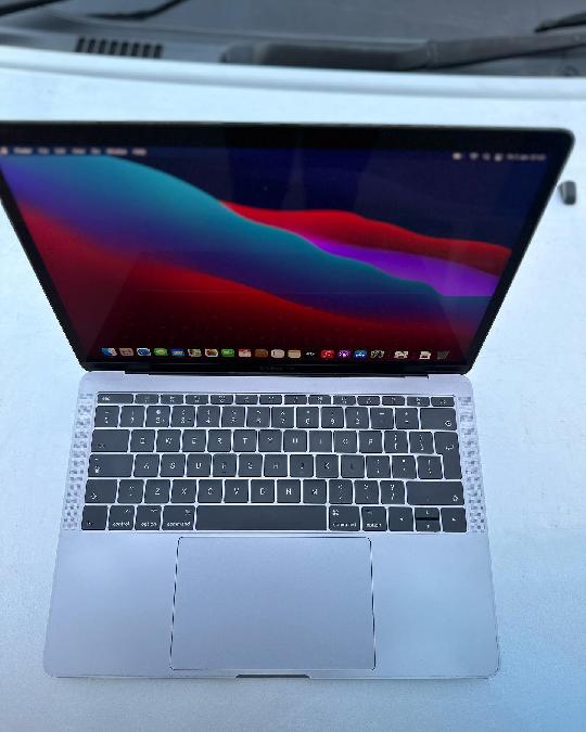 Good for Graphics and office use even for students✅✅✅✅✅
MacBook Pro 2017 13-Inch 
Processor 2.3GHz Intel core i5
Ram 8gb LPDDR3
