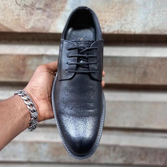 SENDA ? No. 41 : 7 UK

PRICE : 75000/=

Serious buyers (+255 714801049)

#fashion #mitumba #design #cute #shoes #boots #mtumbagr