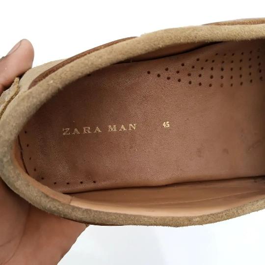 Zara Man ? No. 45 : 11 UK

PRICE : 90,000/=

Serious buyers (+255 714801049)

#fashion #mitumba #design #cute #shoes #boots #mtu