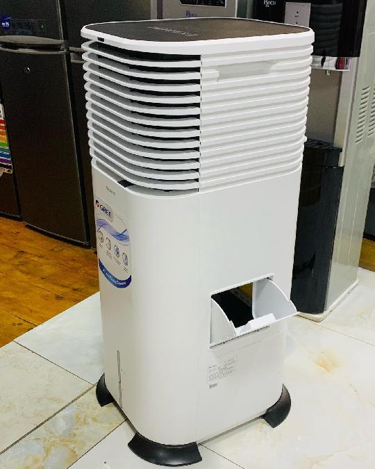 >Gree Air cooler l20
480,000/=
#freedeliverydsm 
#mikoanitunatuma 
#call_wsp_0656_093736