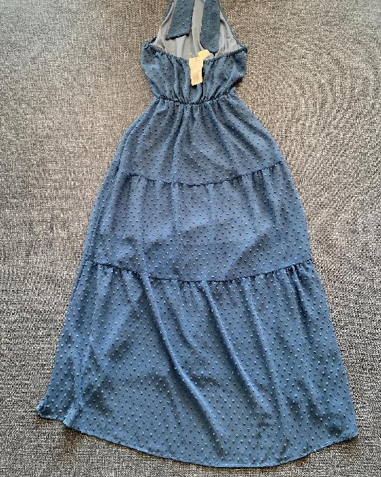Maxi dress 
Size 8-10
30,000
