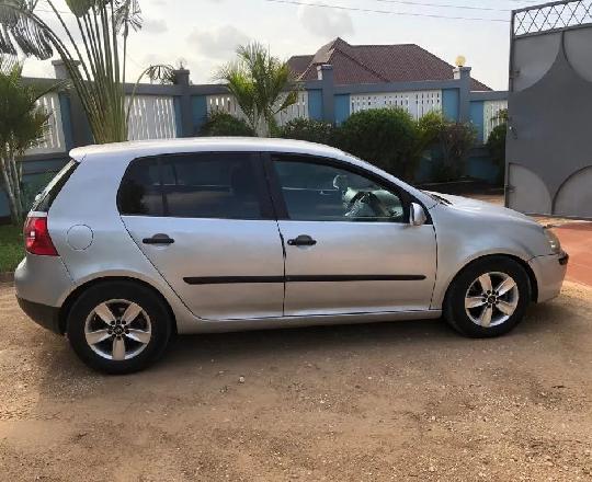 VOLKSWAGEN GOLF FSI 2004

CAR DETAILS

Production Year:	2004
Transmission:	AUTOMATIC
Color:	SILVER
Drive:	2WD
Door:	5
Steering:	