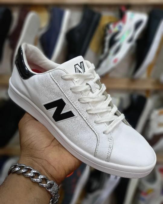 New Balance ?  No. 42 : 8  UK

PRICE : 70,000/=

Serious buyers (+255 714801049)

#fashion #mitumba #design #cute #shoes #boots 