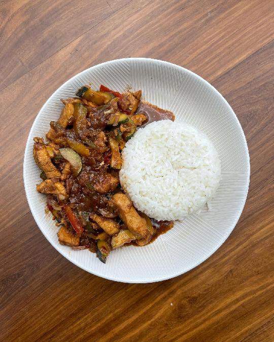 You had me at Ginger Chicken and Rice ?

TZS 18,000

We’re open from 06:30am to 09:00pm daily ?? 

Or order via the dukadirect o
