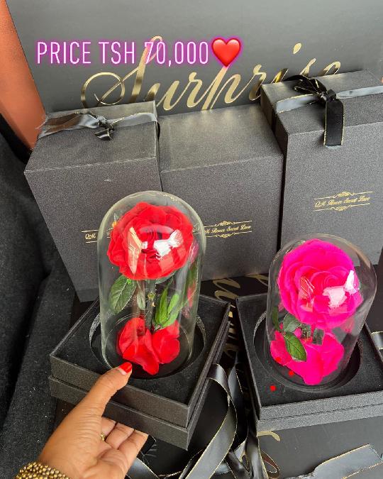 OUR NATURAL PRESERVED ROSE IN A GLASS DOME❤️❤️❤️
PRICE TSH 70,000
?0679240959