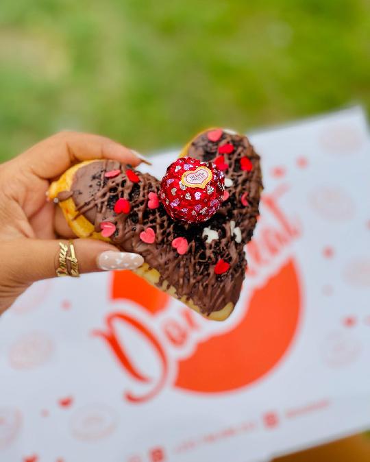 Make someone's heart skip a beat this Valentines Day, by ordering our FULL OF LOVE 6-Pack most delicious, totally adorable and t