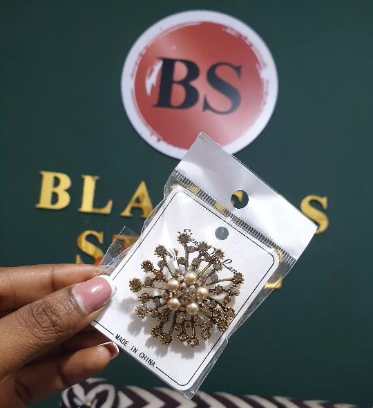 BROOCH PIN  Available 
Price : Tshs 5,000/=
Call/WhatsApp: 0752630637
Order • Pay • Receive 
Paid Delivery Services Available