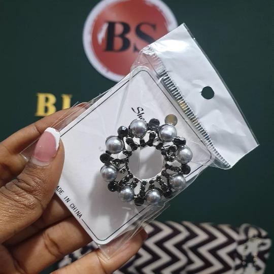 BROOCH PIN  Available 
Price : Tshs 5,000/=
Call/WhatsApp: 0752630637
Order • Pay • Receive 
Paid Delivery Services Available