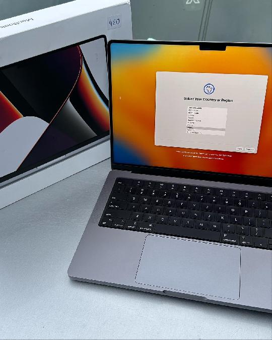MacBook Pro 2021 14-Inch 
16gb ram 
1TB storage 
Full box 
1-Year warranty 
Price 5M
Available macbookpoint