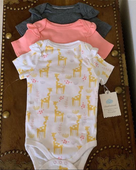 Available bodysuits size 3-6 na 12 months 
45,000/= 
kaima_kids_zone new arrival