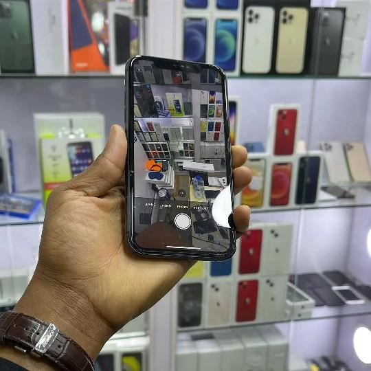 ?? USED ➡️ iPhone 11 (64 GB) : TZS 880,000/= 

--------------------------------------
• Battery Health: 100