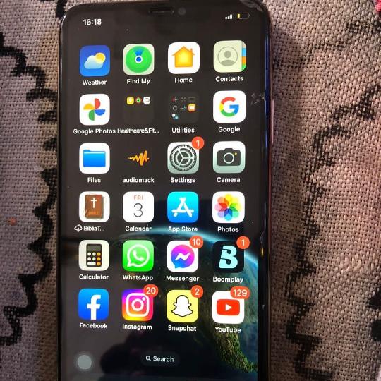 IPhone 11  pro max gb 64 ? clean sanaa everything works perfectly fine only for 1M seems like a good day to live up your self wi