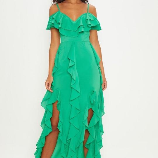 Dress?
Size 10-12 slim
Tsh 55,000