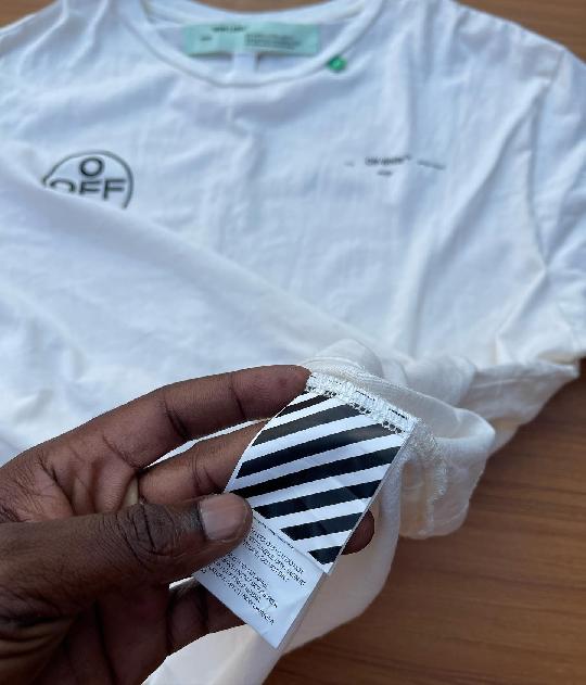 Available Offwhite Tshirt size Large ”

Whatsap +255693730743 
calls ? +255767170743
‼️No Free Delivery