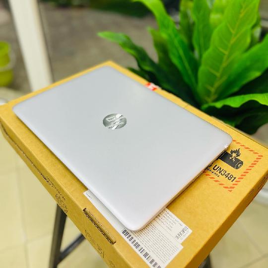 AVAILABLE / ZIPO
________________
HP Elitebook 745 G4
________________

• CPU : AMD A10 8th , R5 10 Compute Cores 2.40 Ghz 
• RA