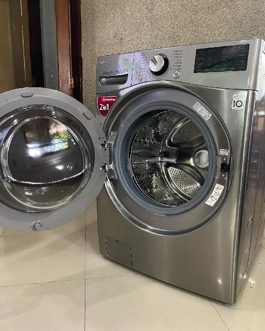 Reduced to go.. Good as New Heavy duty washing machine.. 20KG Wash.. 12KG Dry.. only used for 3 momths.. 2.2M