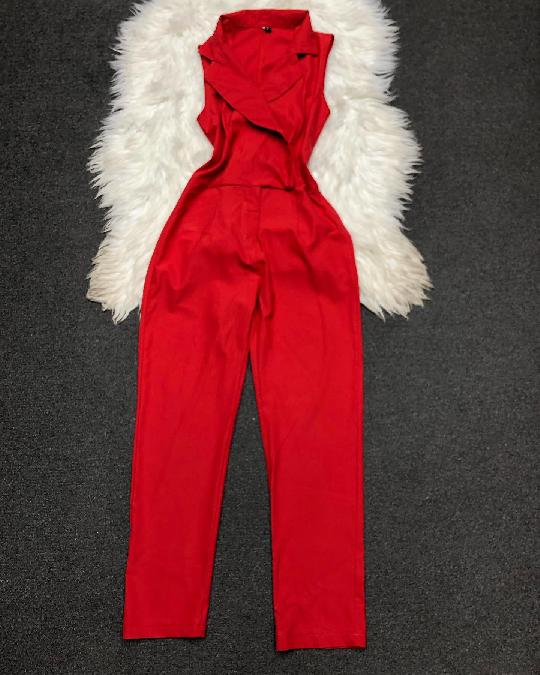 Jumpsuit is a must have?

Quality jumpsuit ? Material mazurii 

Bei 22000 & 25000

Tuna jumpsuits kuanzia size 8-12

☎️ 07189996