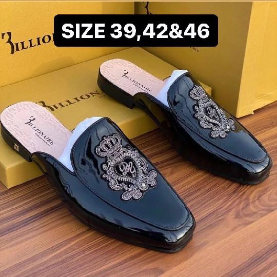 Slip on shoes 
Price tagged at 130,000 
Free instant town delivery
Call, txt , dm , comment or Whatsapp for inquiry 
WHAT YOU SE