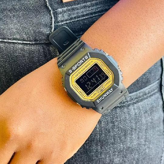 Brand new Original Shunway s.watch  watchModel:R175 going on SALE at. ? Tsh17,000/= 
Kama unahitaji call or WhatsApp on ?0753014
