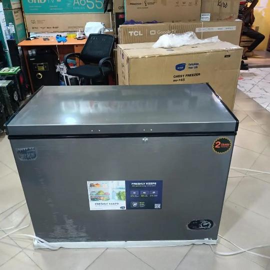 Mr uk Chest Freezer 
•free delivery 
•2 years warrants 
•330 liters 
•price 900.000/-

•energy saving 
•low noise 
•freezer
•fas