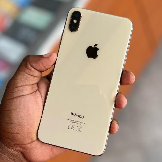 680,000/= IPHONE XS MAX 

GB512..? 

Free glass & Cover 

Call/Tsup: 0714381053