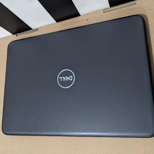 Dell laptop 3300,
Intel Celeron,
4gb Ddr4 ram,
256gb SSD,
14.0 screen size,
4-5hrs Battery life,
Clean condition as New,
Bei 380