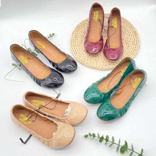Available to order.. 

Wholesale/Jumla tu: 20,000/=tzs 

(Kunzia pair 5)

#hikasshoes