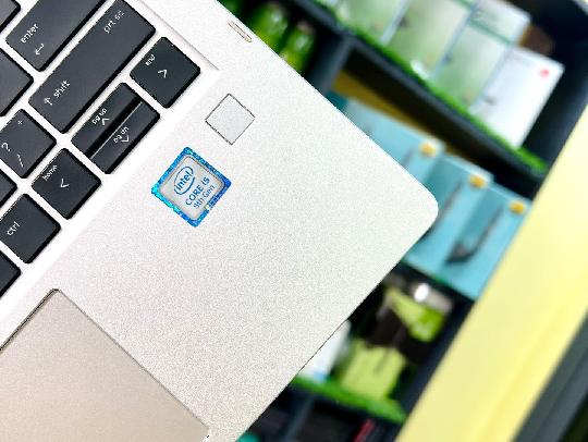 HP EliteBook 830 G6 
Processor:Core i5 (8th Gen) 8365U 1.6 GHz
Memory: 8GB DDR4 (1 x 8 GB)
 
Storage:512GB SSD Nvme 
 
Display 1