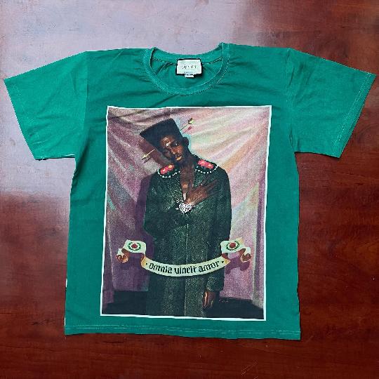 available Gucci Tshirt size Large ”

Whatsap +255693730743 
calls ? +255767170743
‼️No Free Delivery