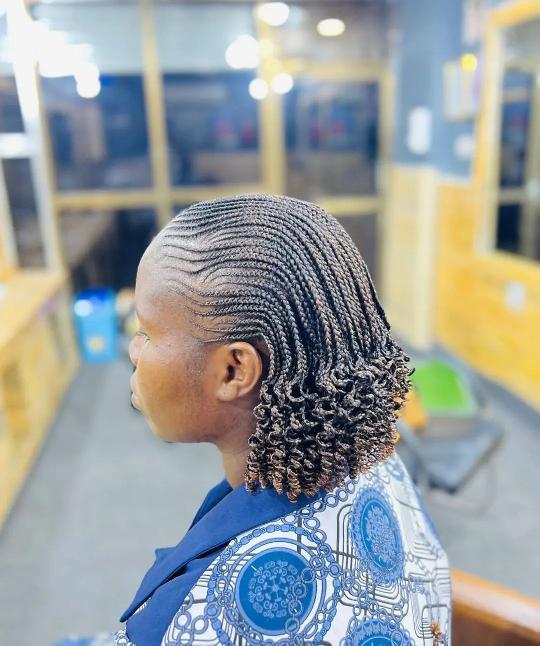 #Repostfrom josesalon__mwenge 

Hair: SENSATIONAL BRAID

From: darlinghairtanzania

Yebo Yebo (sensation)??
Nywele inavutia sana