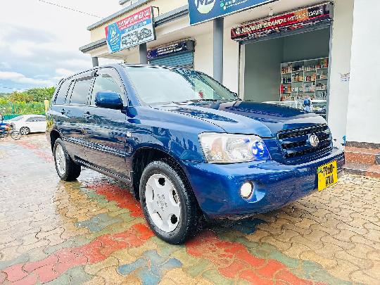 ?TOYOTA KLUGER
?Price: 23.9 million
?Conditions?
●FullyA/C
●Cc2360
●year 2005
●Fuel used petrol
●Transimission Auto
●