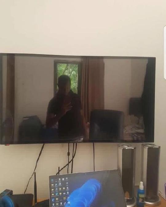 OFFER OFFER❗️❗️❗️❗️

Double Glass boss Led Tv inch 39.

350,000/= tu ✅ . 

Location: Kimara suka

Condition: Good Condition 

✅