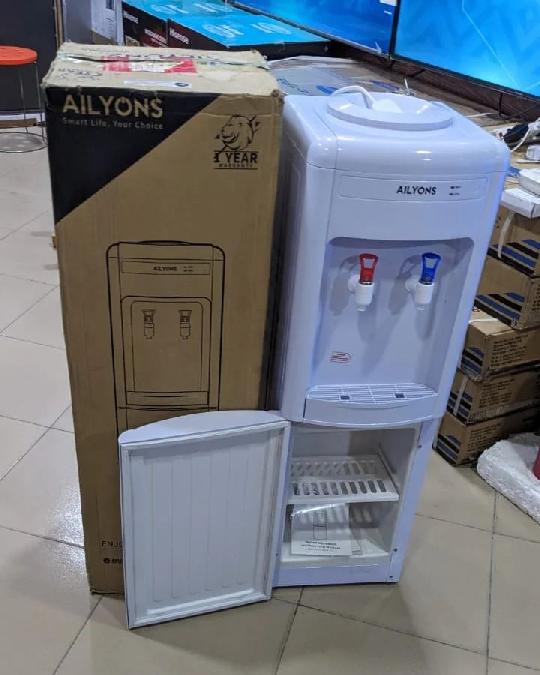 Reposted from bidhaa_classic_home_store Offers ?Offers ?
AILYONS WATER DISPERSAL
HOT & COLD
BEI TSH ?285,000
2 YRS WARRANTY
FREE