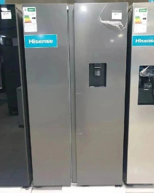 Reposted from bidhaa_classic_home_store Offer ?Offer ?
HISENSE REFRIGERATOR 
4 yrs warranty 
Silver 
Fridge &Freezer 
Fast cooli