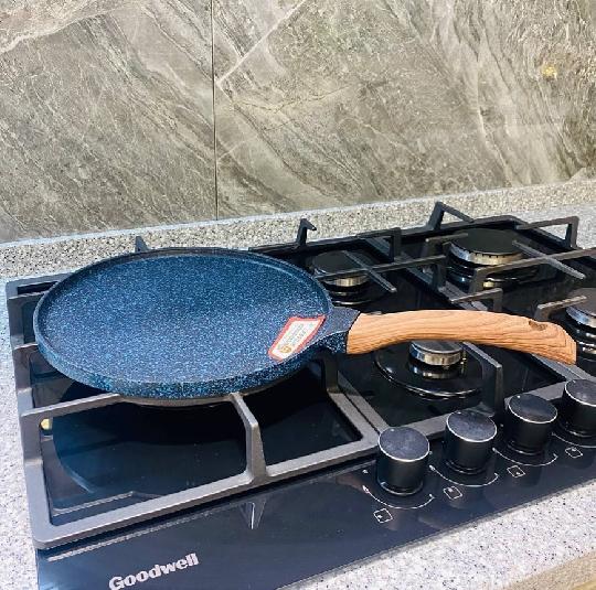 Alminium Die Cast Crepe Pan Available 
Price:45,000(28cm)
WhatsApp 0752154063
Delivery ? free