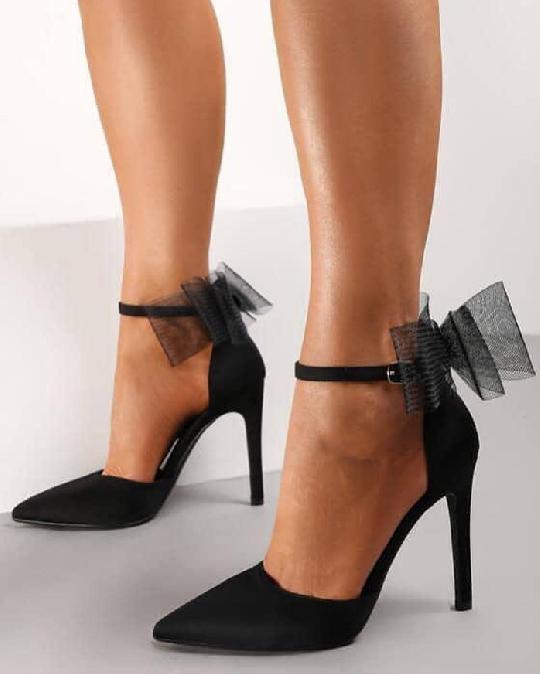 Price: 50,000/=tzs 

#hikasshoes #hikasdresses #hikasstores #hikasbags #shoes #shoesaddict #shoeslover #shoesshoesshoes #dresses