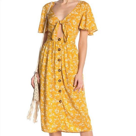 Quality Summer Dress Size M
Price : 35,000/= tshs