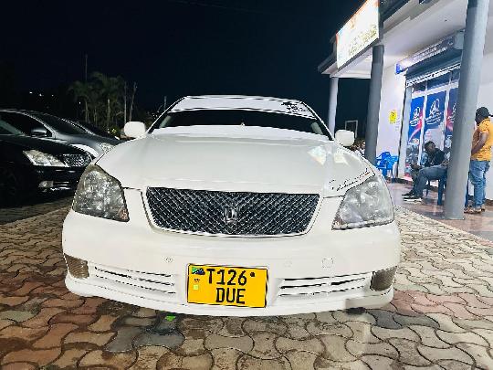 ?TOYOTA CROWN ATHLETE 
?Price:12.5 million
?Conditions?
●FullyA/C 
●Cc2490
●year 2005
●Fuel used petrol
●Transimission Auto
●