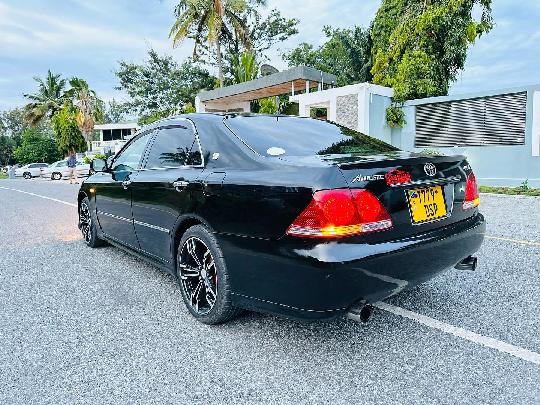 ?TOYOTA CROWN ATHLETE 
?Price:11.3 million
?Conditions?
●FullyA/C
●Cc2490
●year 2004
●Fuel used petrol
●Transimission Auto
●