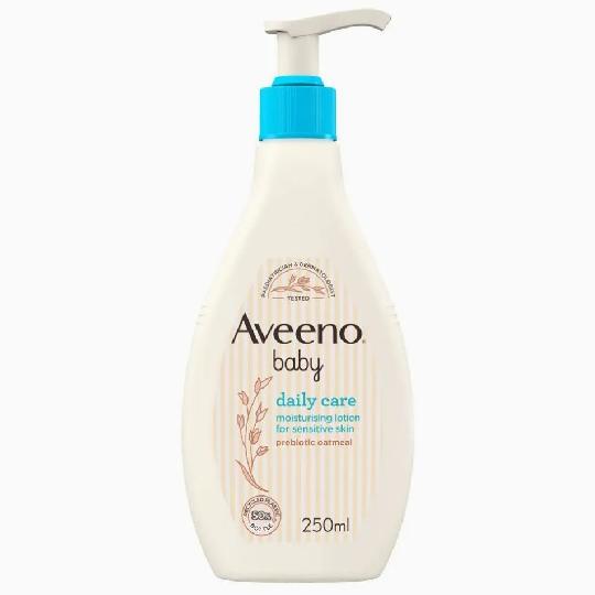 Aveeno Baby Daily Moisturising Lotion is formulated to minimise the risks of allergies and moisturise baby's skin protecting it 
