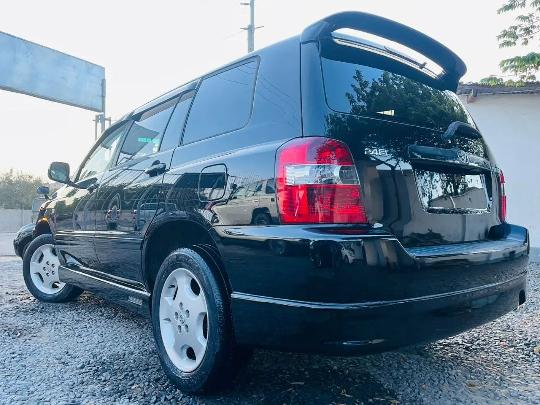 TOYOTA KLUGER L
Seven Seater
Mwaka 2006/2007
Black  In Colour
Low Milage km elfu 47
Cc 2362
2WD
Black Interior
Forg Light Lamp
R