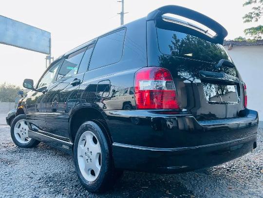 TOYOTA KLUGER L
Seven Seater
Mwaka 2006/2007
Black  In Colour
Low Milage km elfu 47
Cc 2362
2WD
Black Interior
Forg Light Lamp
R