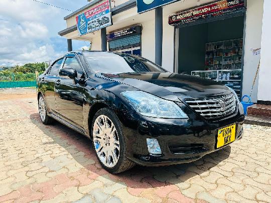 ?TOYOTA CROWN MODEL
?Price:14.5 million
?Conditions?
●FullyA/C
●Cc2490
●year 2008
●Fuel used petrol
●Transimission Auto
●