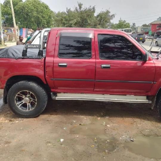 CALL AND WHATSAPP.0622285089
PRICE 16.5ML
TOYOTA HILUX PICK-UP
ENGINE 3L ⛽
LOW MILEAGE
NEW TRYE
FULL AC
MUSIC SOUND
GOOD CONDITI