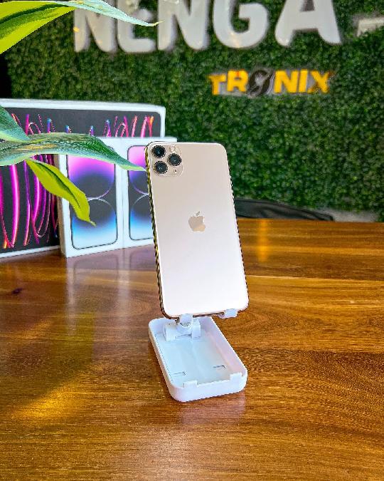 iPhone 11 Pro Max  256GB Tsh 950,000/-

11 Pro Max 
Gold

Used but very clean condition
Storage -  256GB
High Quality Camera

Lo