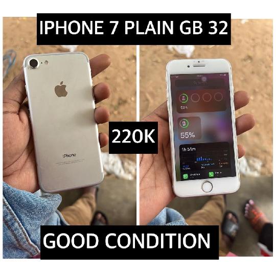 IPhone  7 plain gb 32? Clean  sanaa everything works perfectly fine only for 220k seems like a good day to live up your self wit